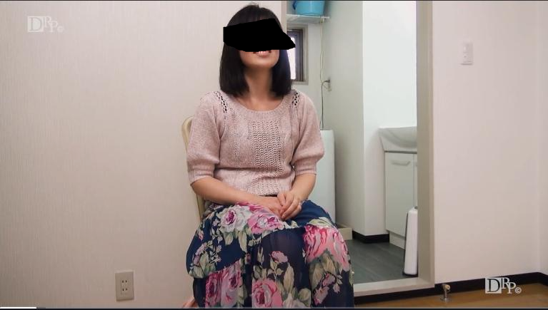 坂本悦子　スクール水着が似合う人妻デリヘル嬢